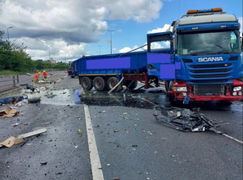 Major UK motorway shut after eight vehicle crash