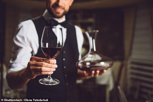 Tourists issued warning over 'rip-off' wine scam taking over European holiday hotspots