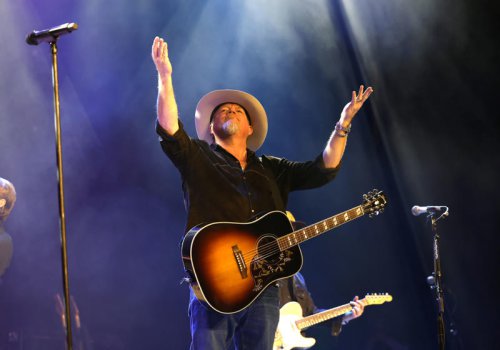 Country singer Pat Green confirms &lsquo;multiple family members&rsquo; died in Texas flooding
