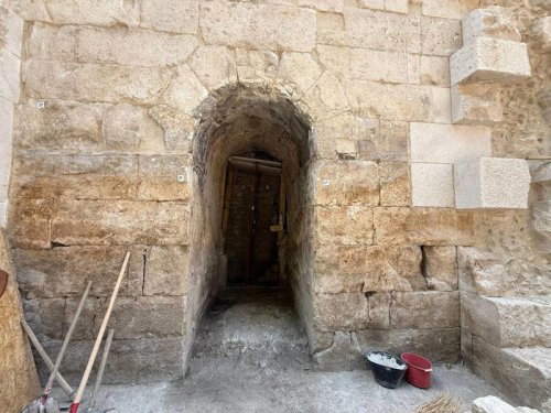 Street project reveals hidden tunnel to ancient Roman palace in Croatia. See it