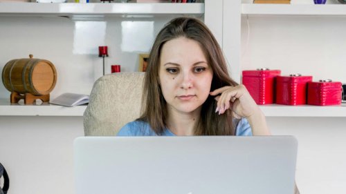 Top 10+ Signs You're Overworked &amp; 10 Things You Can Do About It
