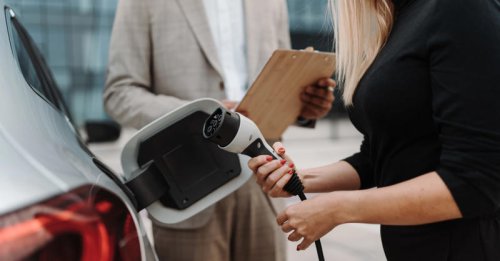 'YOLO'-buying EVs: As $7,500 tax credit ends, consumers may rush to cash in. Here's how to get a good deal
