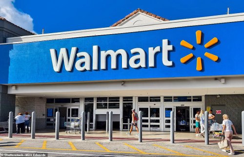 Walmart recalls 850k water bottles