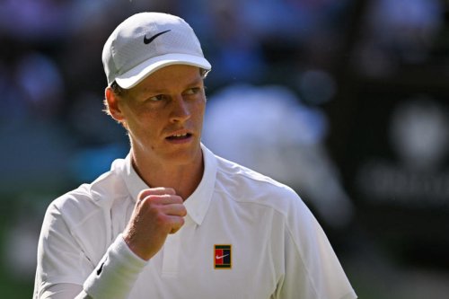 Federer record safe as Sinner smashes injured Djokovic