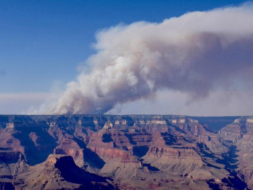 Grand Canyon wildfire destroys lodge and 80 buildings