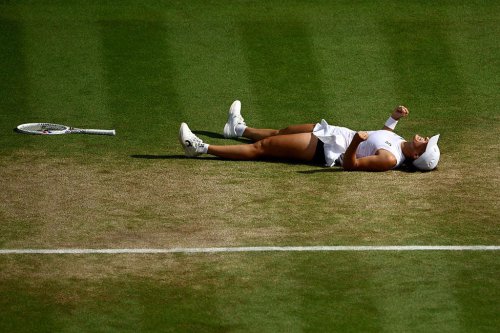 Wimbledon 2025 women&rsquo;s final live: Swiatek v Anisimova updates after Cash and Glasspool make doubles history