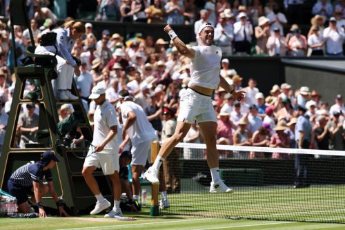 Wimbledon 2025 women&rsquo;s final live: Swiatek v Anisimova updates after Sinner overcomes injured Djokovic to book Alcaraz rematch (cloned)