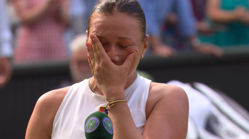 Anisimova breaks down in tears after Wimbledon final