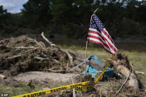Thousands of calls to FEMA went unanswered following Texas floods after contracts weren't renewed