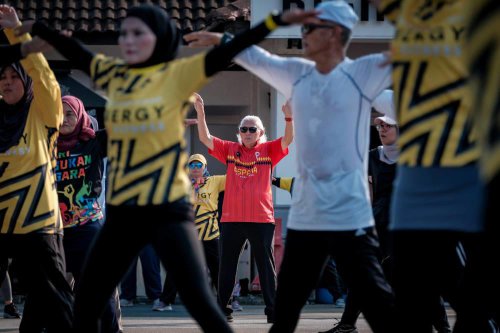 At 74, Pak Habib still gets hearts pumping with free aerobics classes