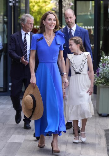 Kate presents Wimbledon men&rsquo;s trophy on Centre Court
