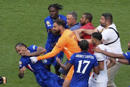Scuffle breaks out at end of Club World Cup final as Luis Enrique, Donnarumma confront Jo&atilde;o Pedro