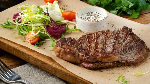 Top 10+ Ways You Keep Ruining Your Steak &amp; 10 Tips To Cook It Right