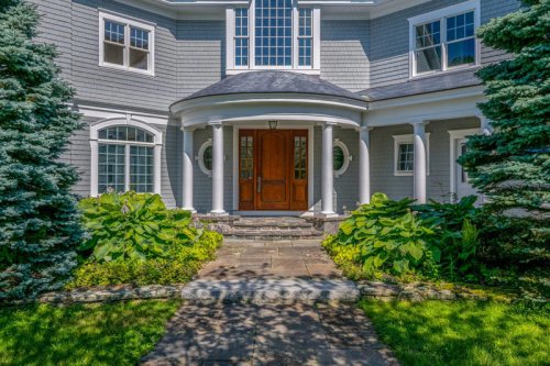 Bette Davis&rsquo;s Historic Coastal Maine Estate Is Now for Sale