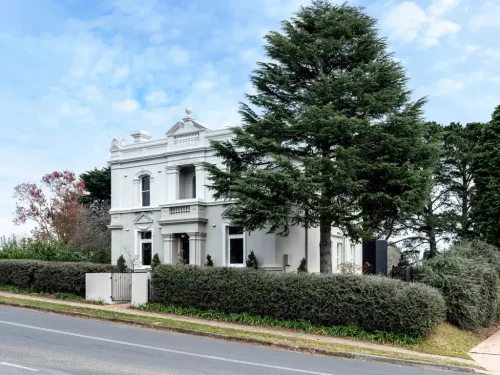 A Georgian-era building finds a new life as Moss Manor