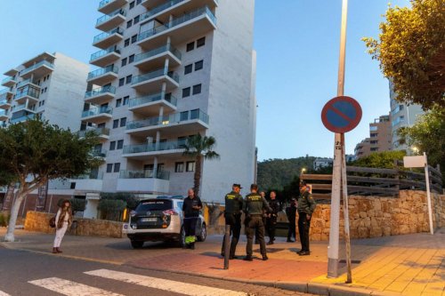 Anti-organised crime chief mysteriously found dead in &ndash; Benidorm swimming pool