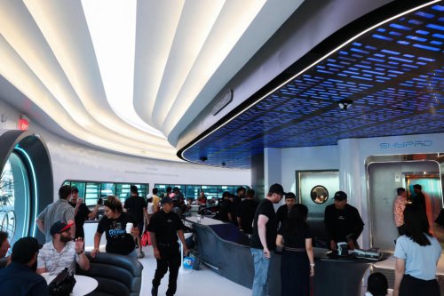 Inside Elon Musk&rsquo;s Tesla diner where robots serve the food