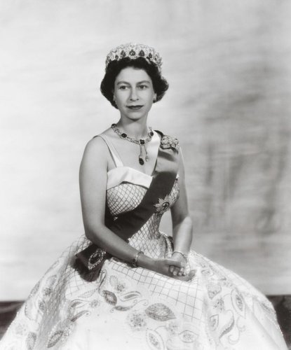 Royal style on show: Queen Elizabeth&rsquo;s wardrobe takes centre stage in 2026 exhibition