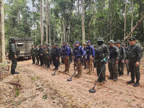 Thailand closes some border crossings with Cambodia after soldier loses leg in landmine explosion
