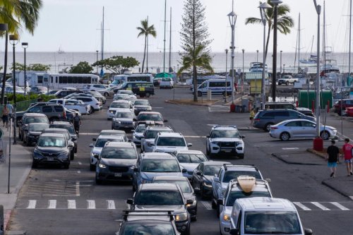 No, Oprah Winfrey did not block access to a private road amid tsunami warning evacuations