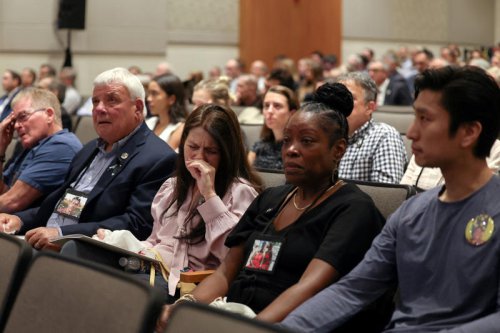 Helicopter never heard command to pass behind jet, NTSB says in DC crash hearing