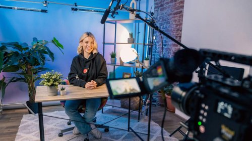 Top 10+ Lucrative Side Hustles &amp; 10 That Are A Waste Of Time