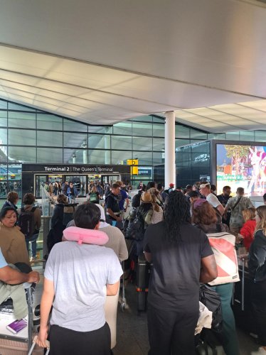 London airport latest: Passengers stuck on planes for hours as Heathrow and Gatwick hit by technical issue