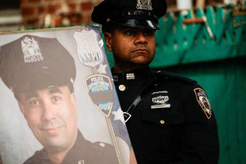 Thousands gather to farewell NYPD officer killed in Midtown mass shooting