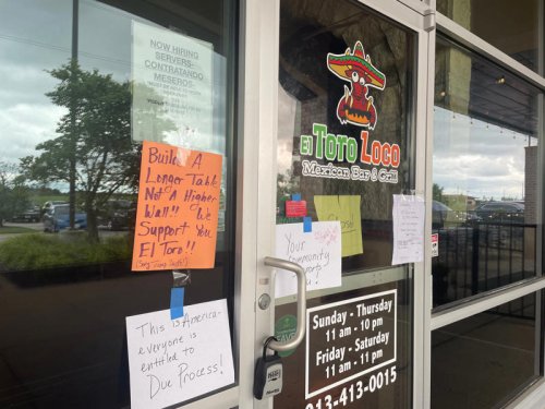 &lsquo;It&rsquo;s really unsettling&rsquo;: Businesses question Lenexa ICE raid