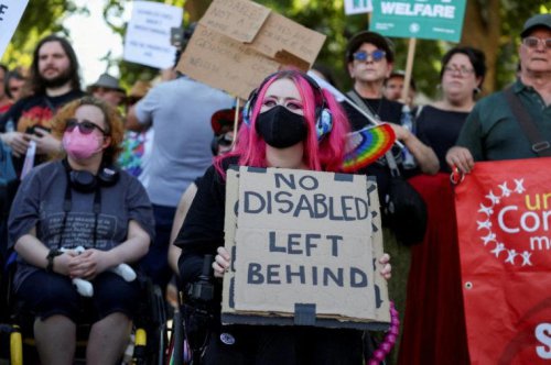 Benefits claimants with MS and Parkinson&rsquo;s face universal credit cut