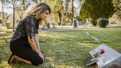 Top 20+ Life Lessons You Learn from Losing a Parent Early