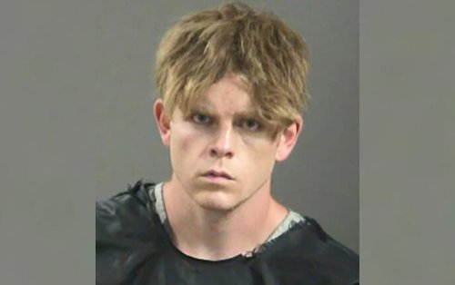 Mom brought kids to safety before she and husband stabbed to death on trail: Police
