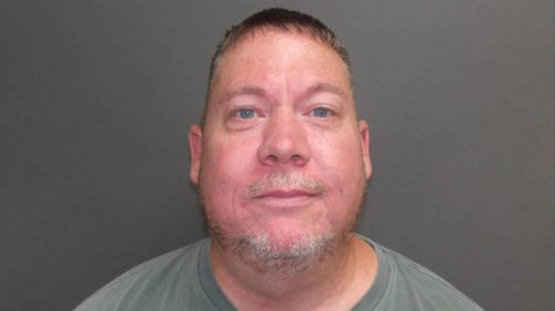 &lsquo;Dirty cop&rsquo; in Indiana worked as mole for drug dealer: court docs