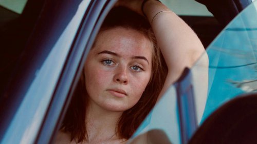 Top 20+ Things Women Always Keep In The Car