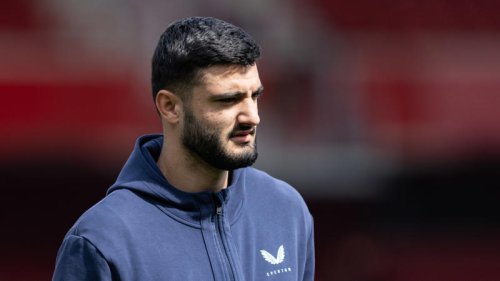 Chelsea agree &pound;20m deal to sell forgotten striker