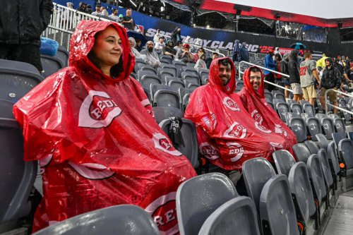 John Smoltz: Bristol Motor Speedway rain debacle hurts Reds much more than Braves