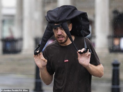 Storm Floris surges to Britain with travel chaos expected amid 90mph gusts and Met Office warning