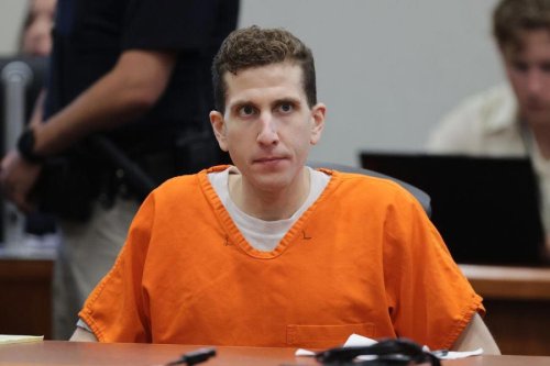 Idaho college killer Bryan Kohberger is a shower-hogging &lsquo;weirdo&rsquo; who calls his mom daily for hours, fellow inmates say