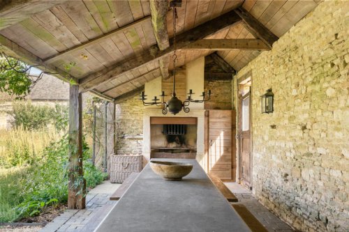 Ellen DeGeneres and Portia de Rossi List Cotswolds Estate for $30.5 Million