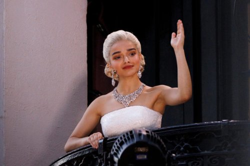 Rachel Zegler replaced halfway through Evita show