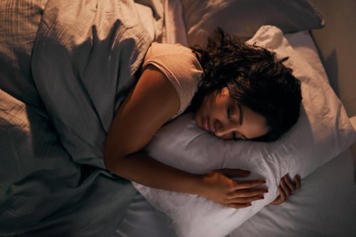 Sleep is essential for our health, Could too much sleep be bad?, So, what&rsquo;s the link?, What&rsquo;s the ideal amount?, The bottom line, Sleep scientist reveals how much sleep is too much sleep