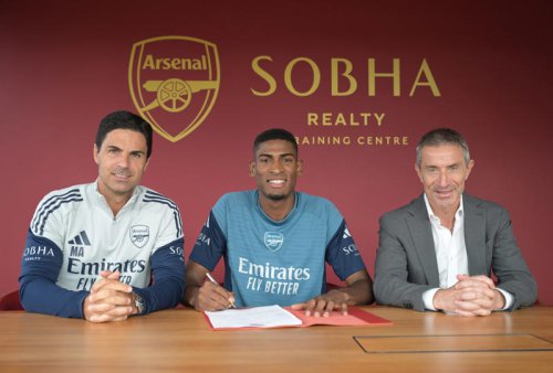 Arsenal announce signing of 'intelligent' &pound;13m star