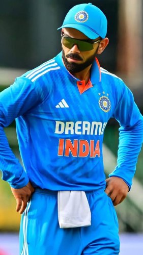 Top 5+ Cricketers who love dancing on the field