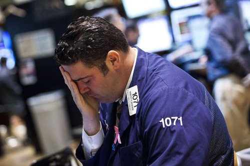 Famed market bear Albert Edwards warns of an 'everything bubble' in US stocks and home prices that could soon pop