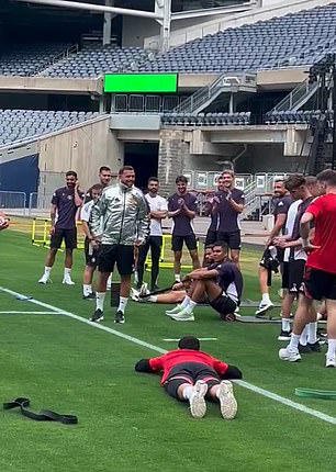 Man United are trialing high-tech cooldown jackets used in cycling and F1 on USA pre-season tour