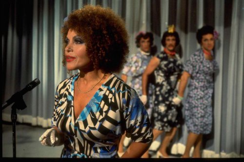 Britain&rsquo;s most successful ever jazz singer dies aged 97