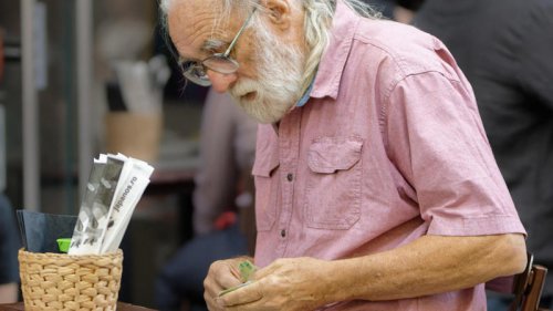 Top 10+ Signs You&rsquo;ll Run Out Of Money In Retirement &amp; 10 Ways To Properly Save
