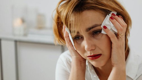 Top 10+ Signs You Suffer From Iron Deficiency &amp; 10 Iron-Rich Foods To Eat More Often