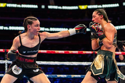 Claressa Shields boxing fight: Live updates for heavyweight bout with Lani Daniels