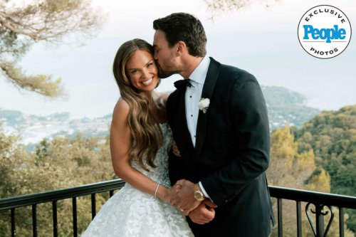 &ldquo;Bachelorette&rdquo; Star Hannah Brown Marries Adam Woolard in 'Classic' Coastal Wedding in France (Exclusive)